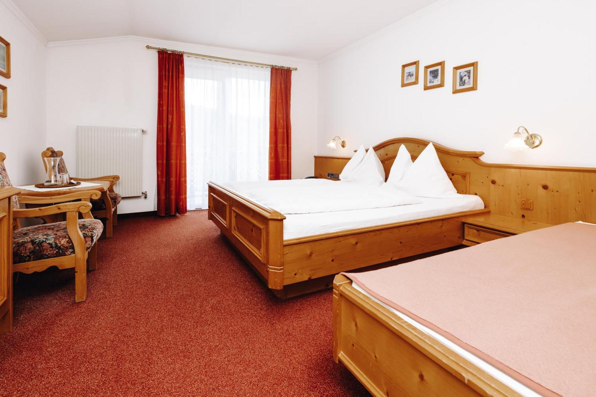 Hotel Garni Tannenhof Flachau Exterior photo