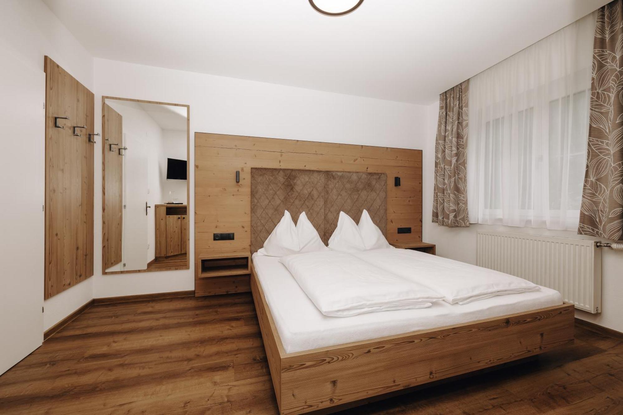 Hotel Garni Tannenhof Flachau Exterior photo