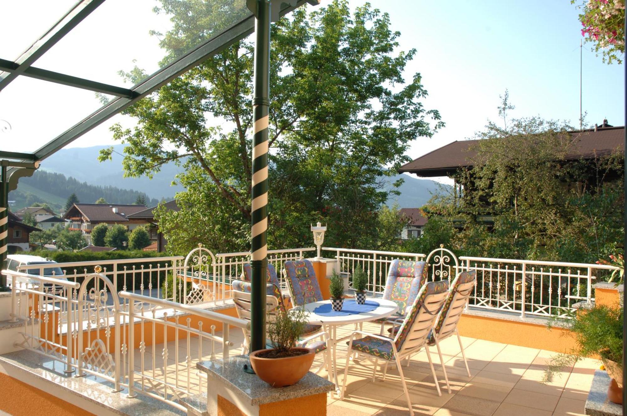 Hotel Garni Tannenhof Flachau Exterior photo
