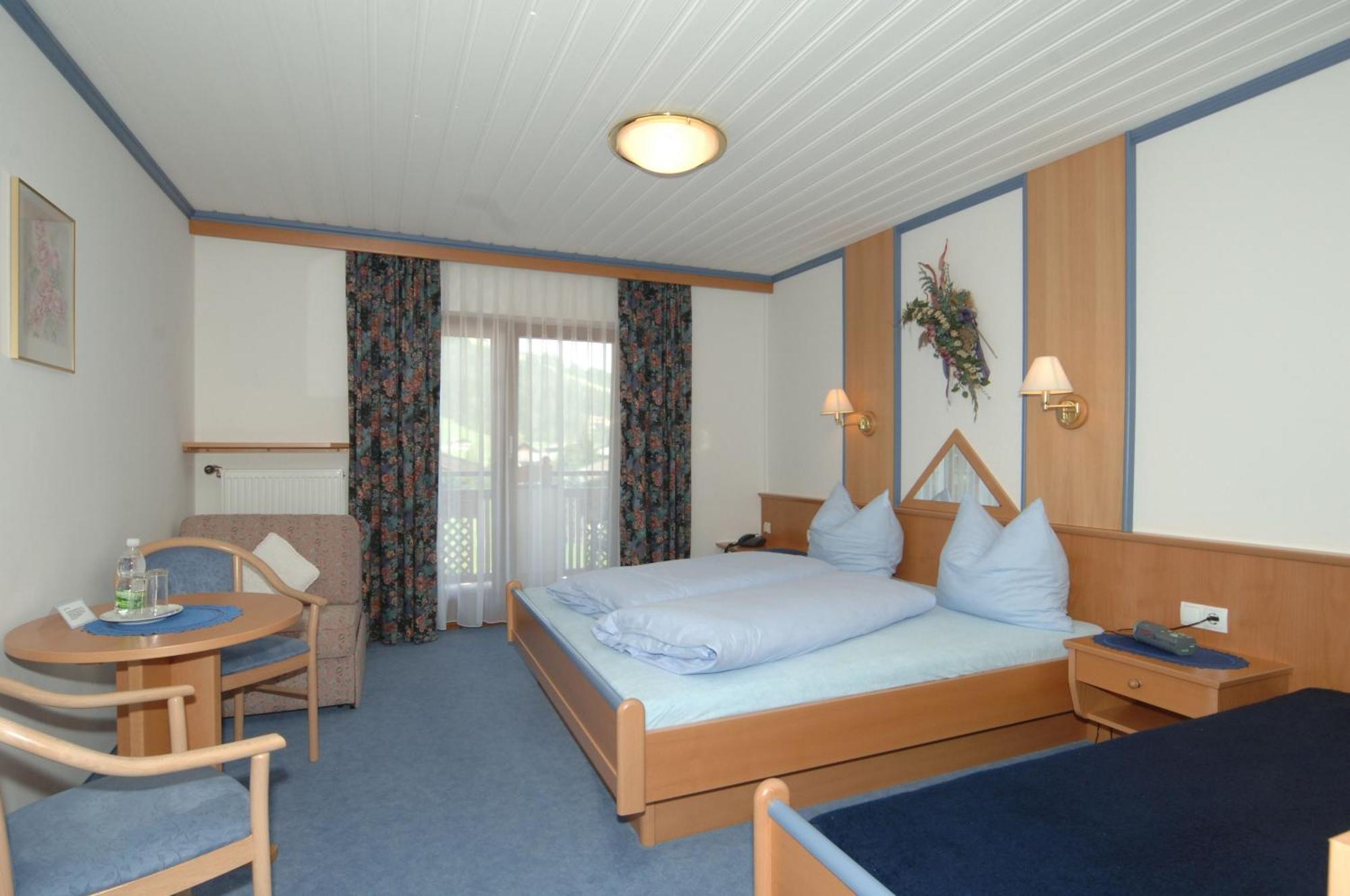Hotel Garni Tannenhof Flachau Exterior photo